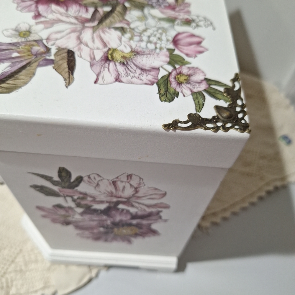 White Floral Jewelry Organizer Box with Drawers and Gold Accents - Picture 7 of 7